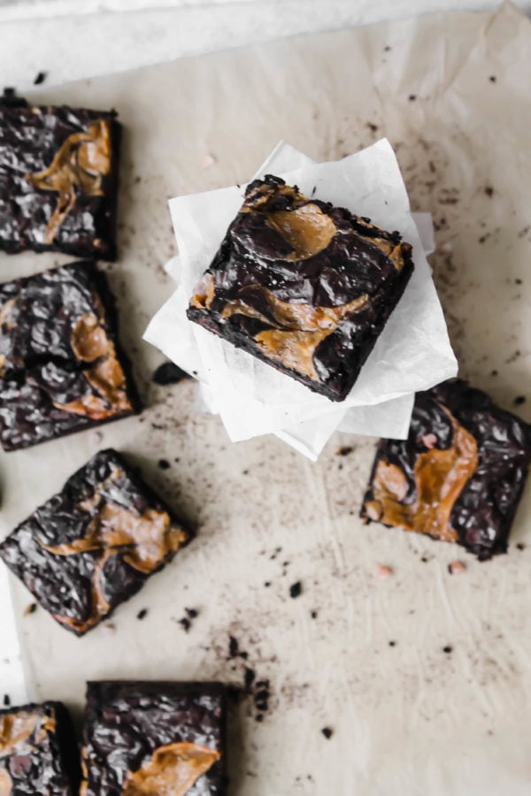 Himalayan Salted Dark Cocoa Brownies with a Dulcey Marble_