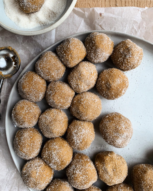 vegan ginger molasses cookies