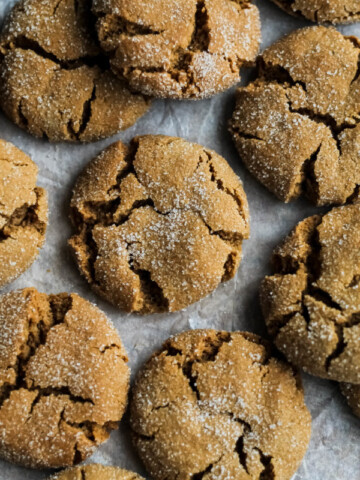 vegan ginger molasses cookies