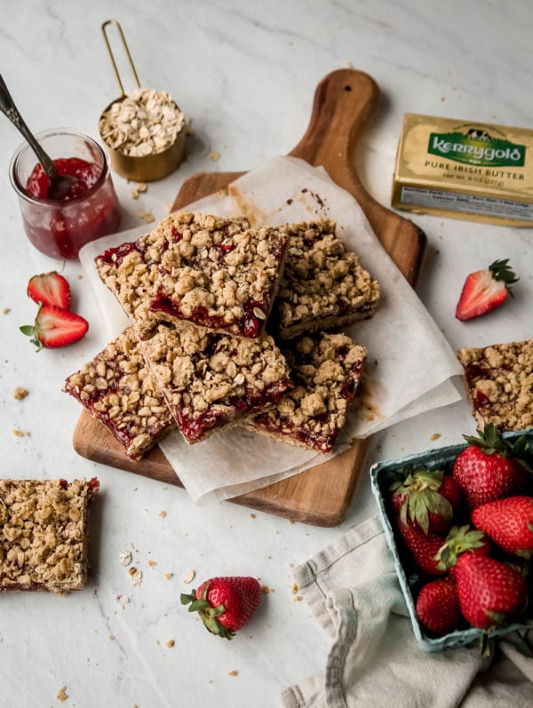 Brown Butter Strawberry Oatmeal Crumb Bars