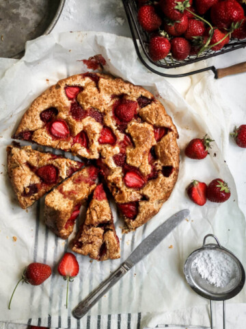 Sunken Strawberry Cake