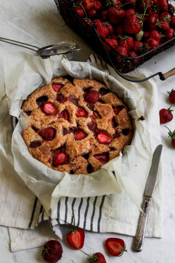 Sunken Strawberry Cake