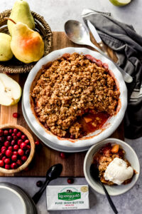 Spiced Pear and Cranberry Crisp