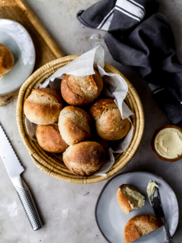 actually-delicious-dinner-rolls-7