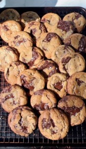 thes-best-brown-butter-chocolate-chunk-cookies-with-toffee