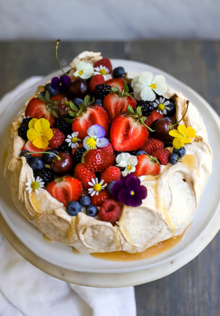 pavlova-with-berries-and-cream-6
