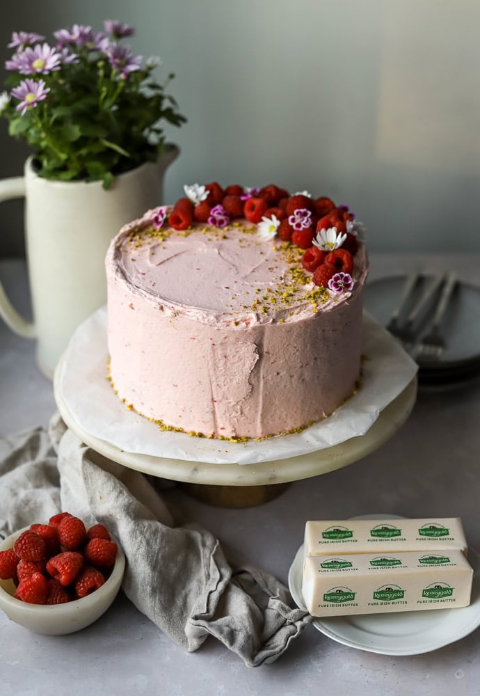 raspbery-pistachio-payer-cake-1