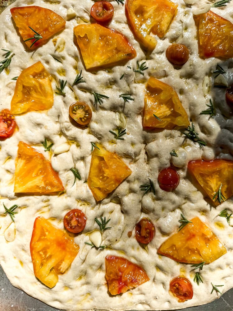 sourdough-focaccia-with-tomatoes-rosemary-and-garlic-4