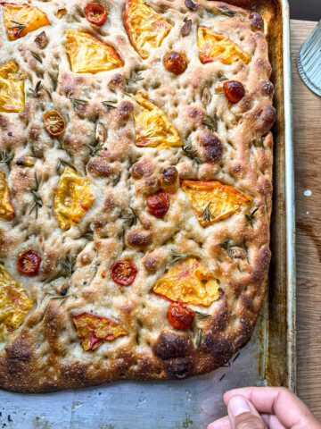 sourdough-focaccia-with-tomatoes-rosemary-and-garlic-5