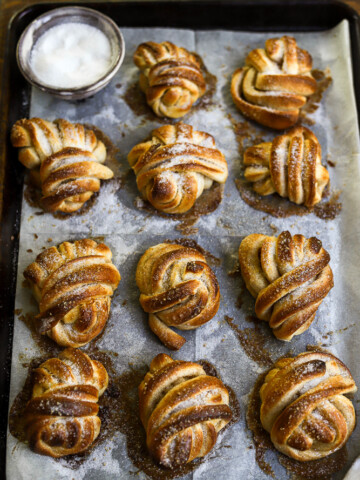 twisted-cardamom-buns_lions-bread-4