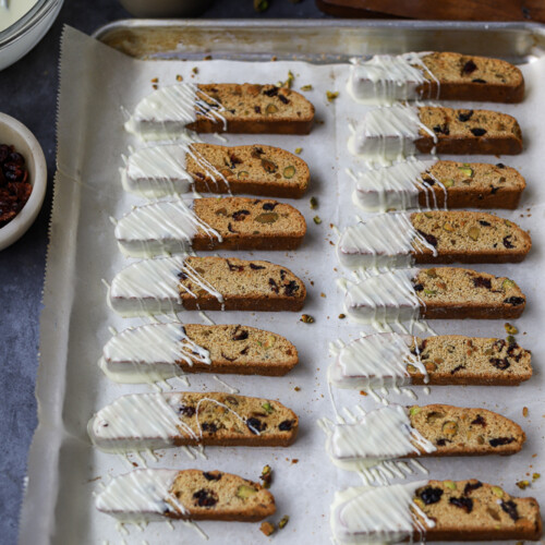 pistachio-cranberry-biscotti-with-white-chocolate_lions-bread-13