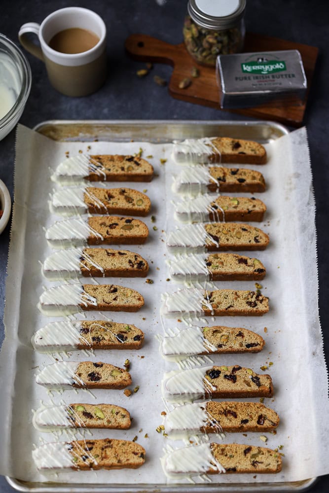 pistachio-cranberry-biscotti-with-white-chocolate_lions-bread-3